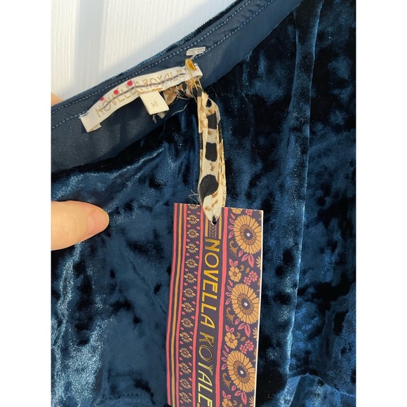 New Free People + Novella Royale Jessica Velvet Jumpsuit
Size XL - Picture 6 of 8